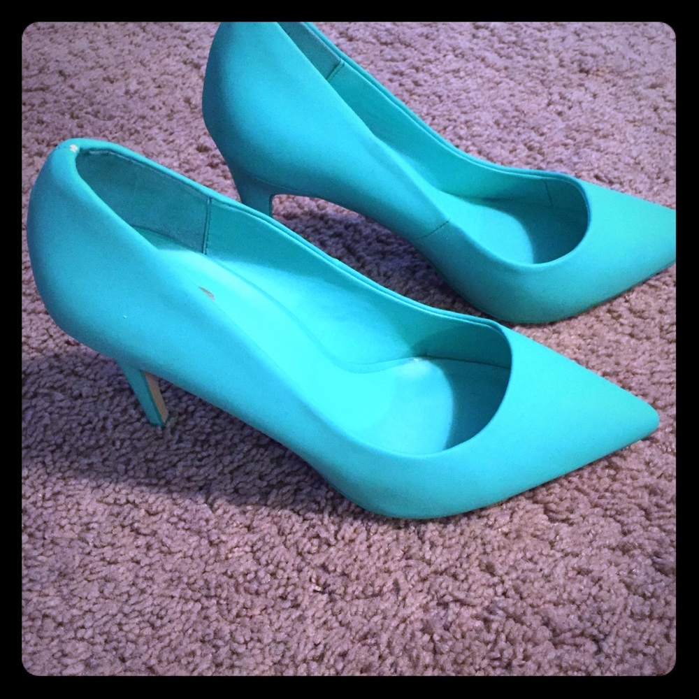 Green high heels. FUN. GORGEOUS